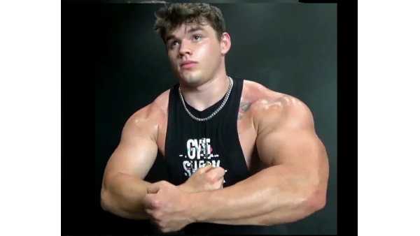 Bodybuilder Domination Sex - CassinelliMuscle.com - Muscle Worship Videos
